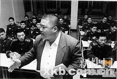 百度胖老师吧上海市公 安局轨道交通分局石宇玉老师求救  抖音快手百度贴吧百科图片视频知道搜索上海胖老师 ...